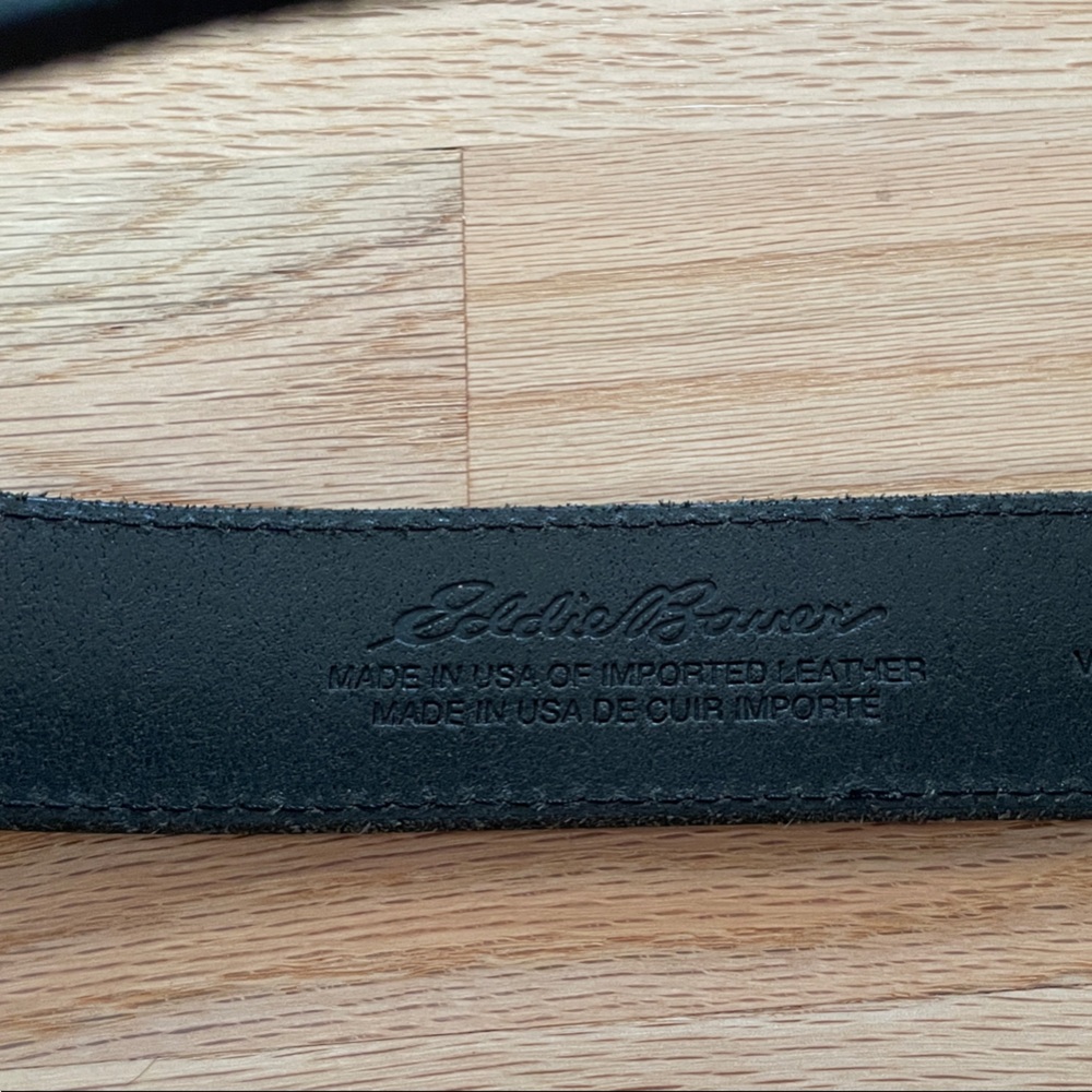 Eddie Bauer Black Leather Belt with Gold Buckle - Picture 2 of 3